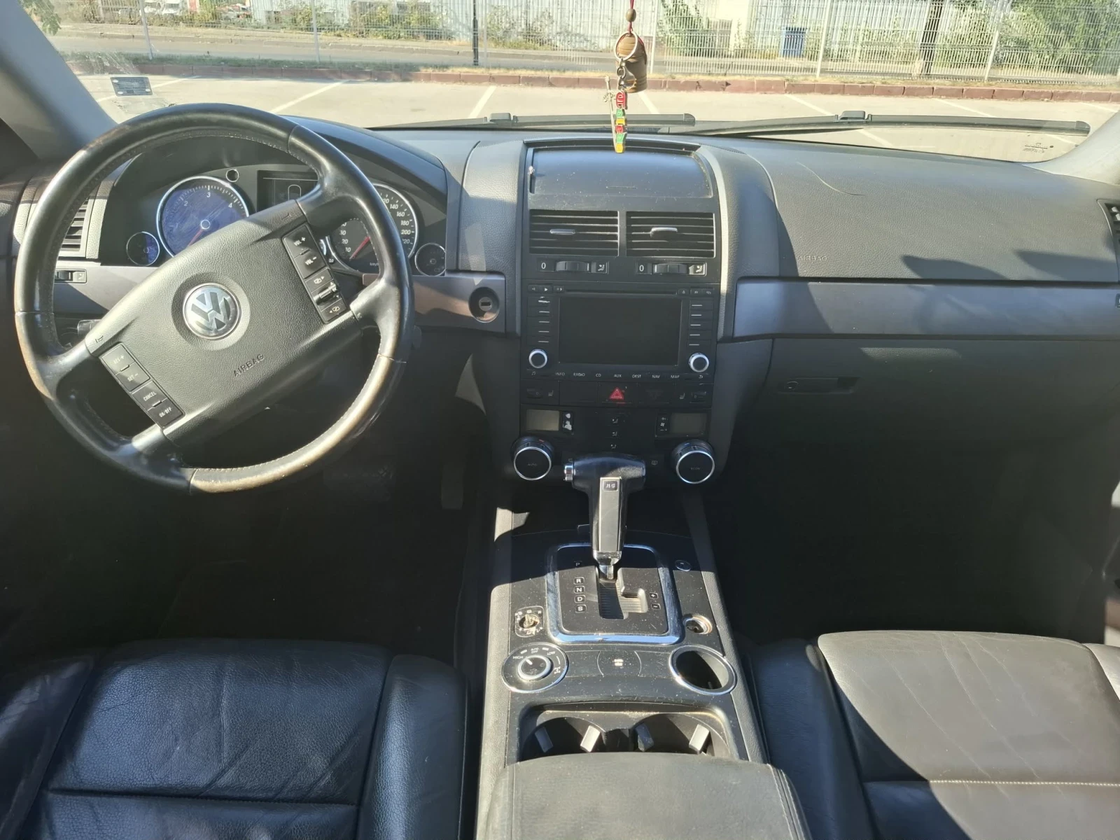 VW Touareg 2.5TDI, снимка 9 - Автомобили и джипове - 55684184