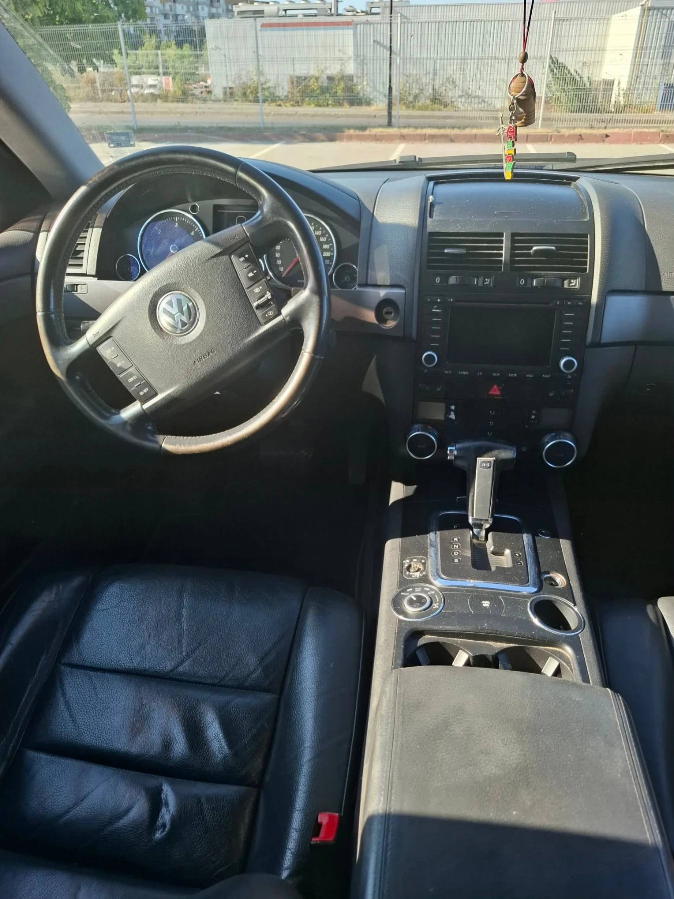VW Touareg 2.5TDI, снимка 14 - Автомобили и джипове - 55684184