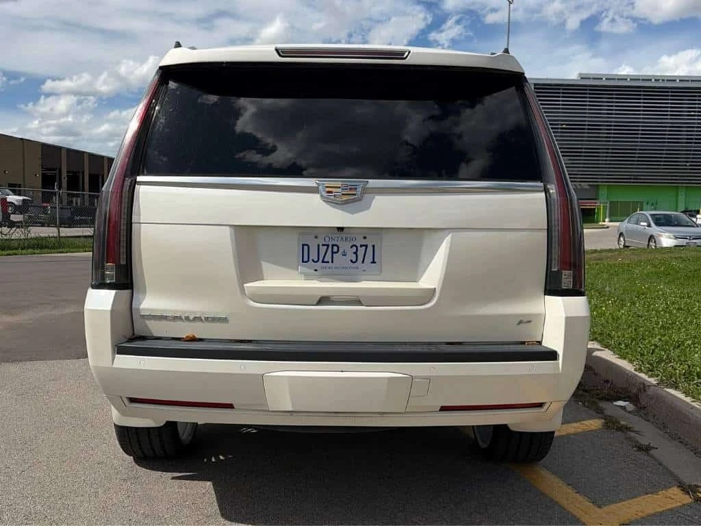 Cadillac Escalade * Platinum * АВТОКРЕДИТ БЕЗ ПЪРВОНАЧАЛНА ВНОСКА* , снимка 4 - Автомобили и джипове - 56213162