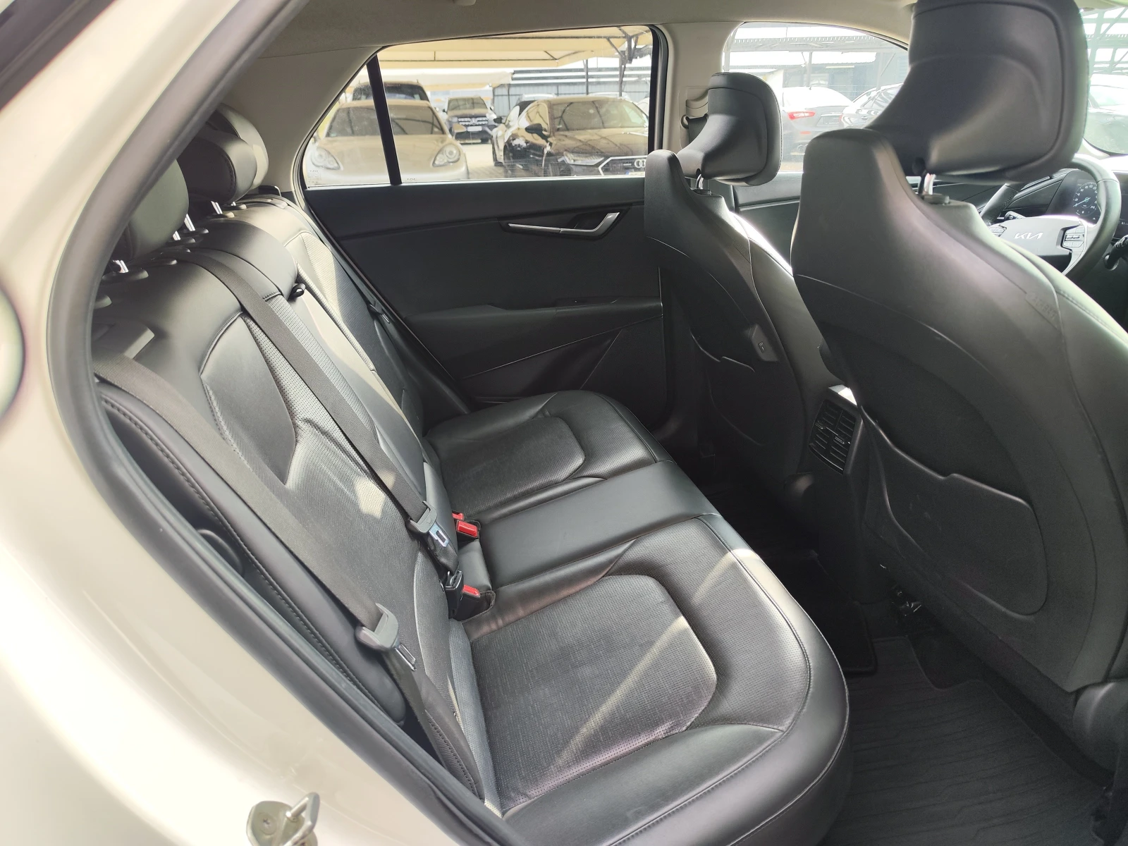 Kia Niro 1.6* CAMERA* PODGREV* LINEAS* LED* LIZING, снимка 7 - Автомобили и джипове - 56658914