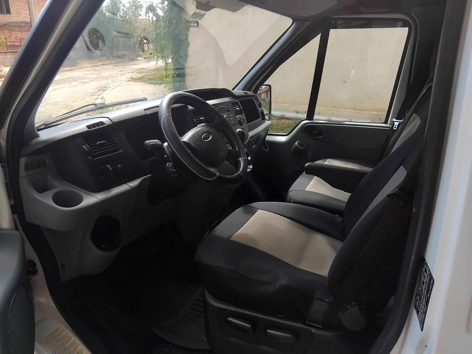 Ford Transit 2.2 - изображение 8