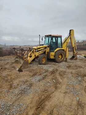 Багер Komatsu, снимка 1