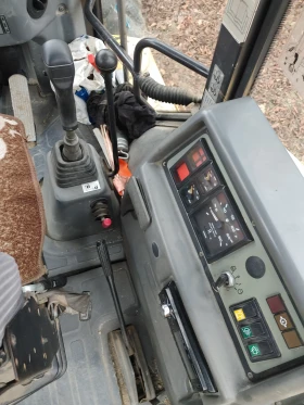 Багер Komatsu, снимка 9