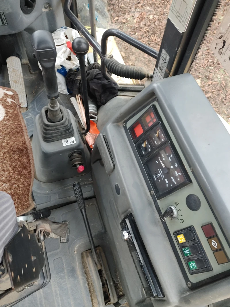 Багер Komatsu, снимка 9 - Индустриална техника - 52891909