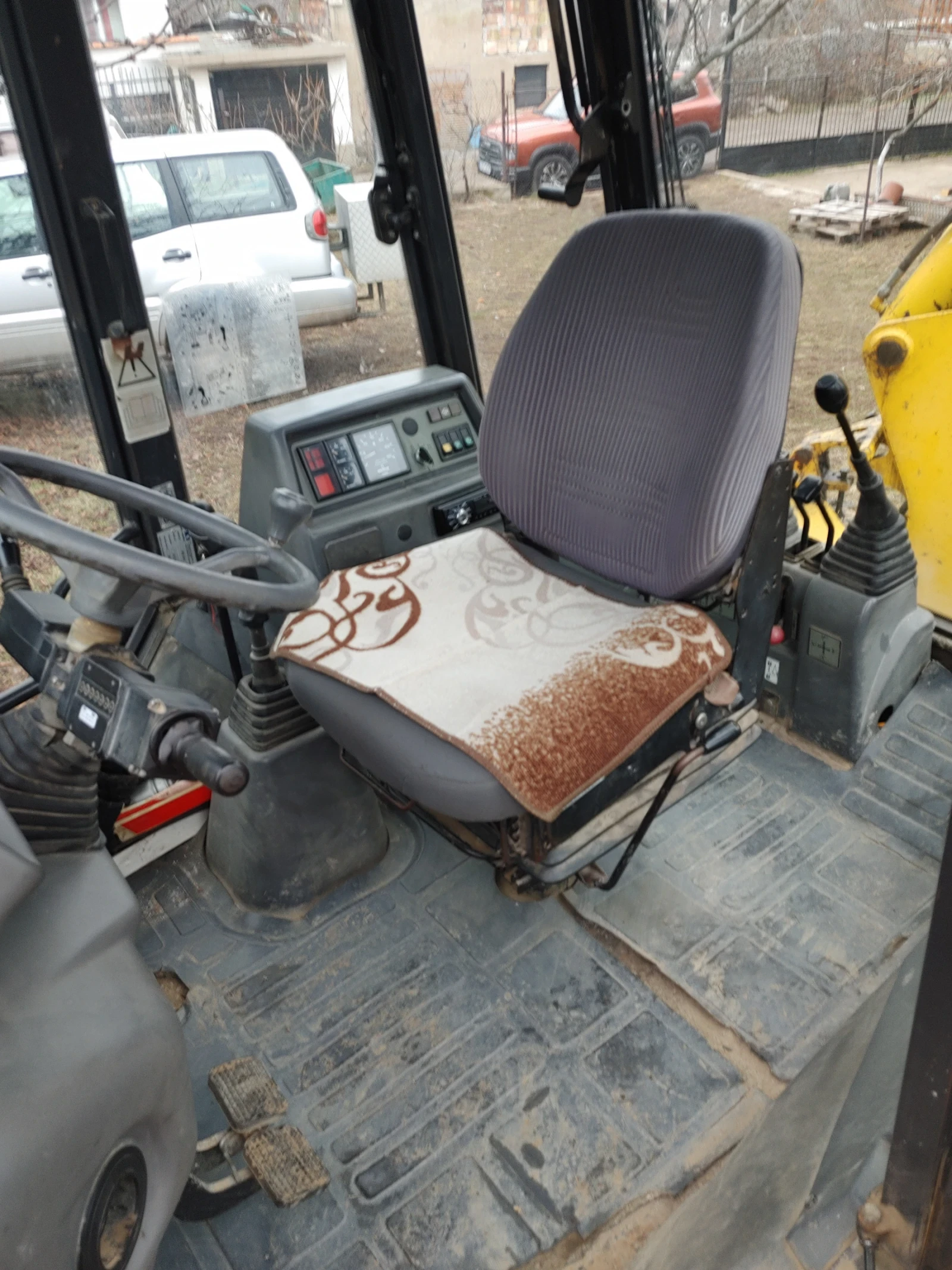 ����� Komatsu | Mobile.bg � ����������� 12
