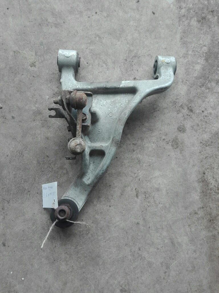 носач заден десен нисан мурано