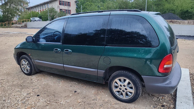 Chrysler Voyager, снимка 3 - Автомобили и джипове - 47325114