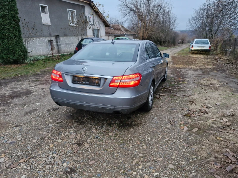 Mercedes-Benz E 350 CGI, снимка 10 - Автомобили и джипове - 48664575