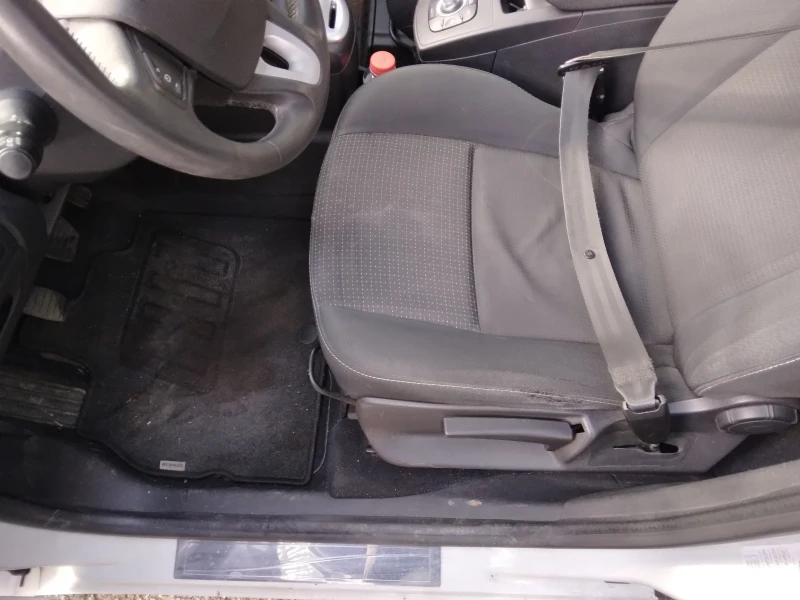 Renault Grand scenic 1.9 - 130к.с.dci, снимка 11 - Автомобили и джипове - 49774012