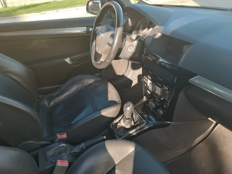 Opel Astra 1.9 GTC, снимка 3 - Автомобили и джипове - 52638815