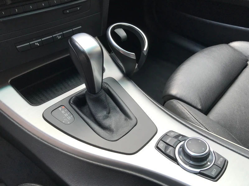BMW 330 D xDrive, снимка 9 - Автомобили и джипове - 53013286