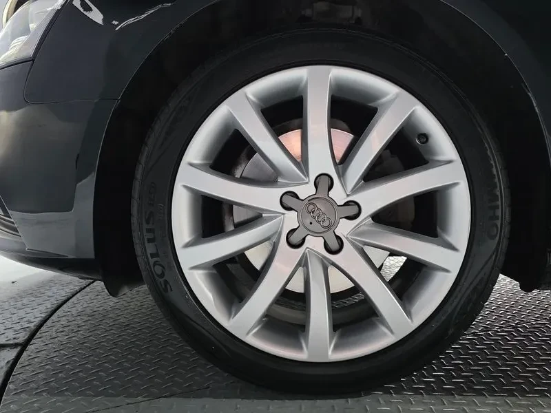 Audi A4 2.0 TDI, снимка 5 - Автомобили и джипове - 54144538