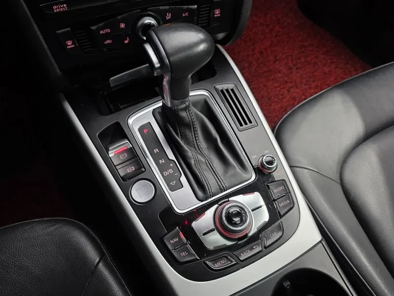 Audi A4 2.0 TDI, снимка 9 - Автомобили и джипове - 54144538