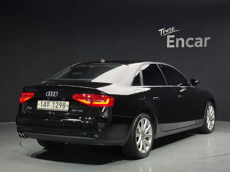 Audi A4 2.0 TDI, снимка 2 - Автомобили и джипове - 54144538