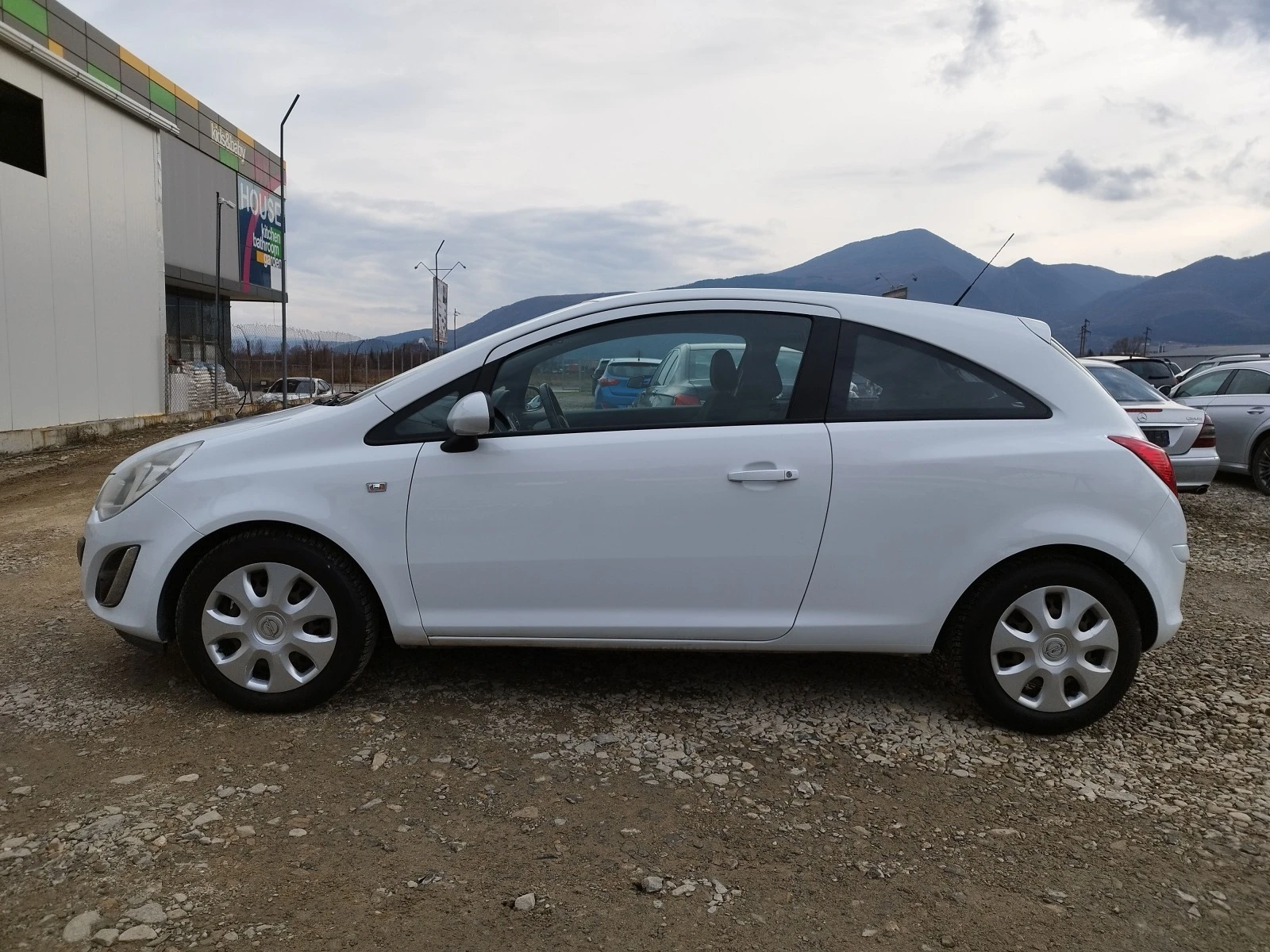 Opel Corsa 1.2-BENZIN/GAZ - изображение 2