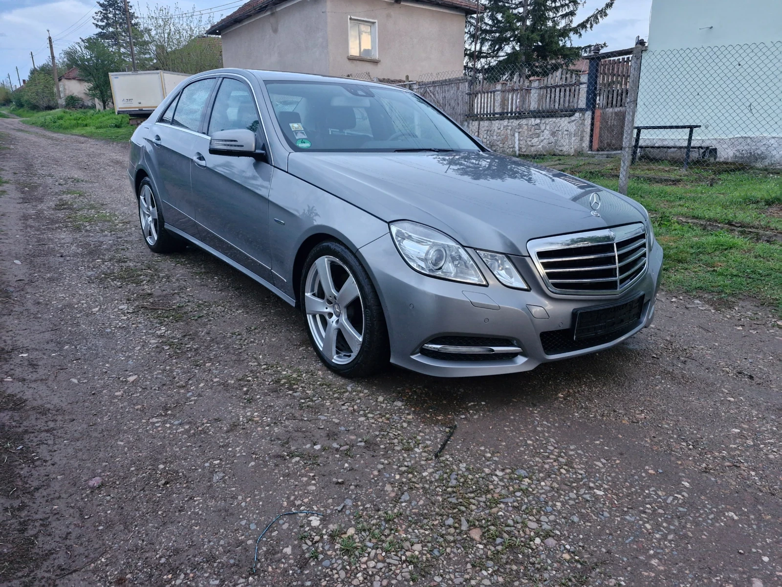 Mercedes-Benz E 350 CGI Avantgarde - изображение 2