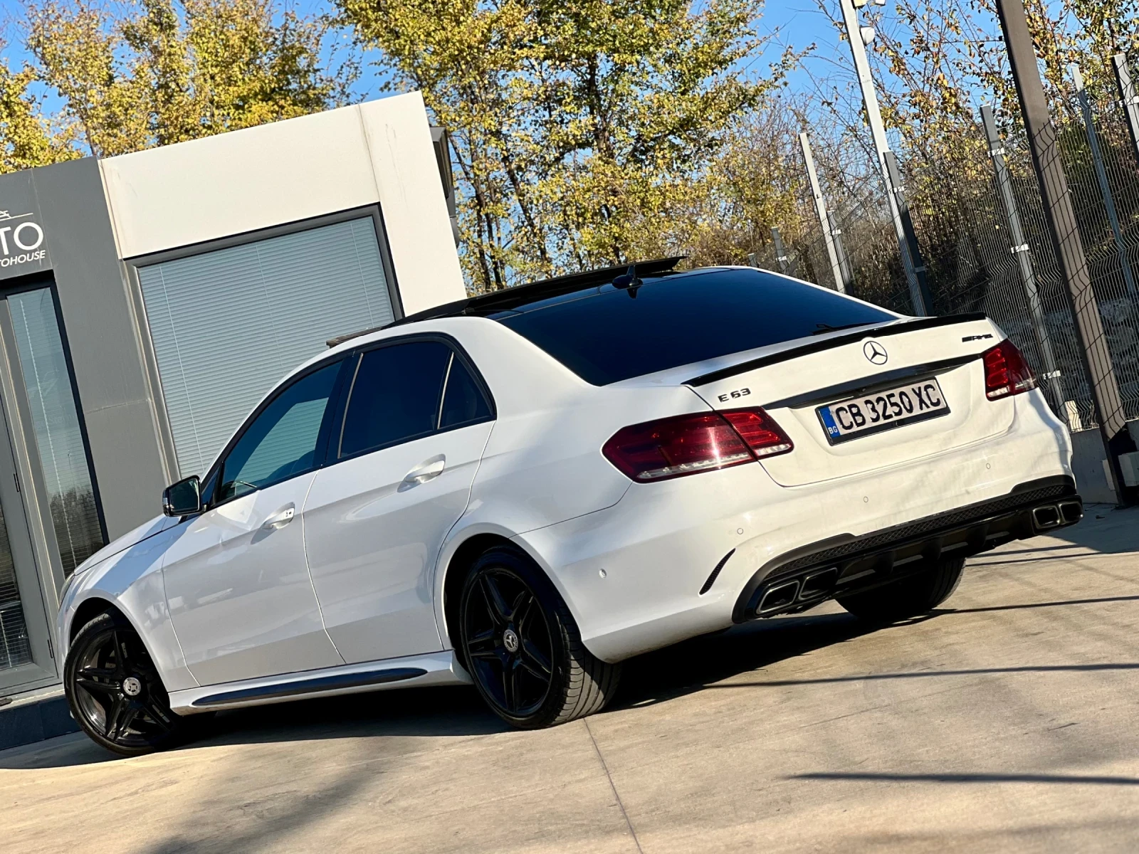 Mercedes-Benz E 350 * 6.3 AMG ПАКЕТ* ПОДГРЕВ* КАМЕРА* ПАНОРАМА* MEMORY - изображение 5