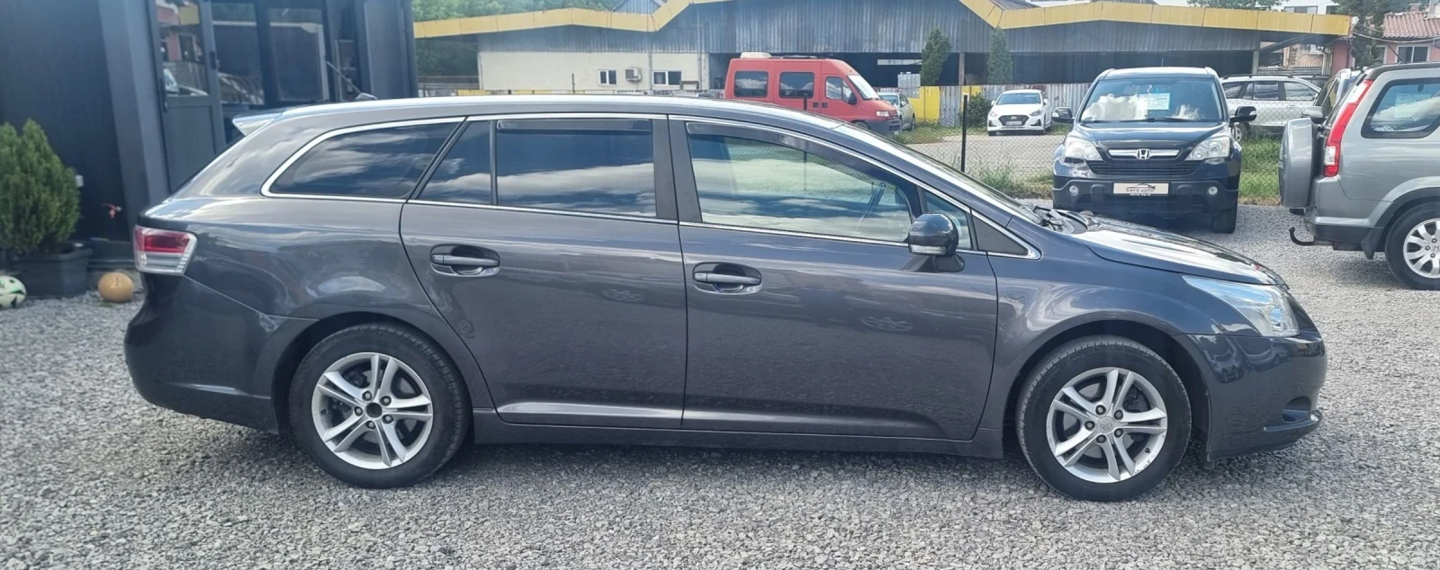 Toyota Avensis 1.8 VVT-i Регистрирана!LPG! - изображение 4