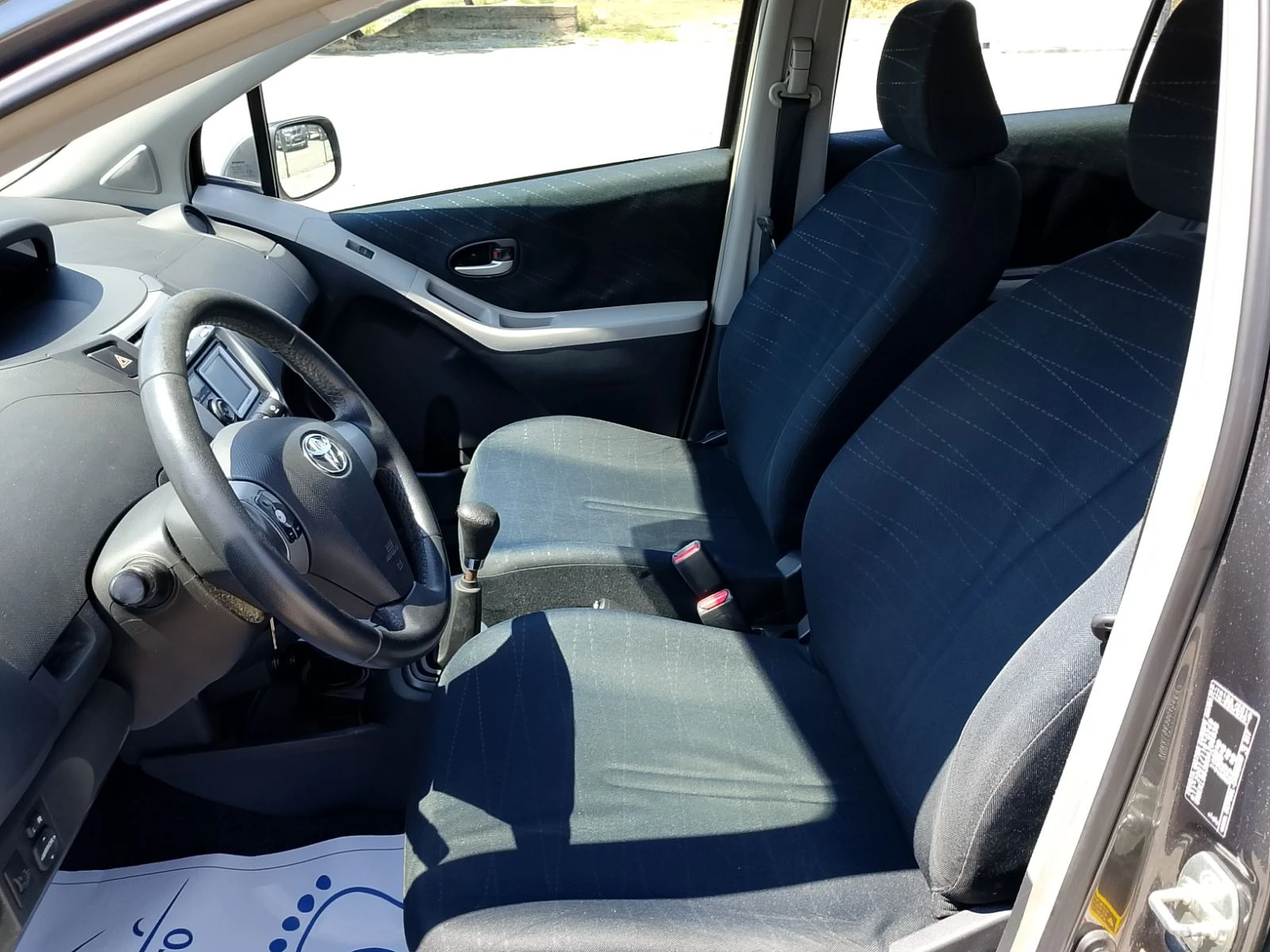 Toyota Yaris 1.3i Tom Tom - изображение 9