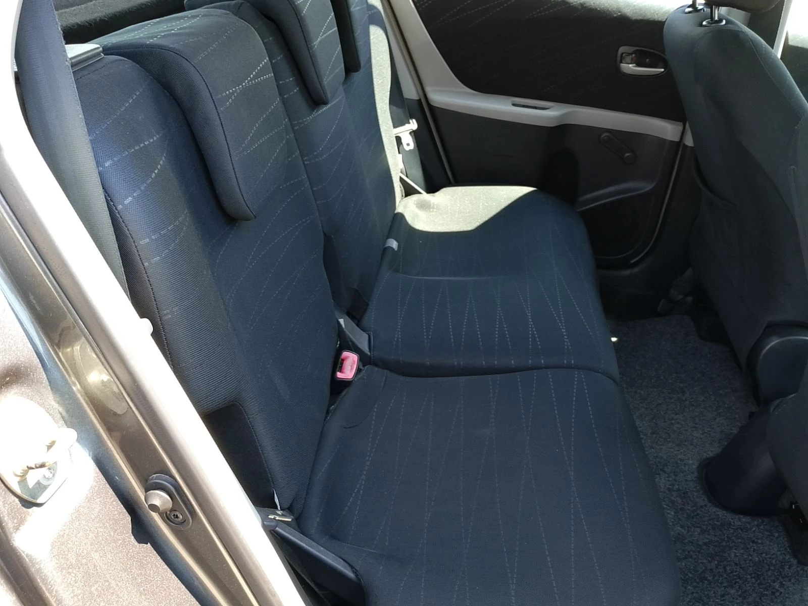 Toyota Yaris 1.3i Tom Tom - изображение 5