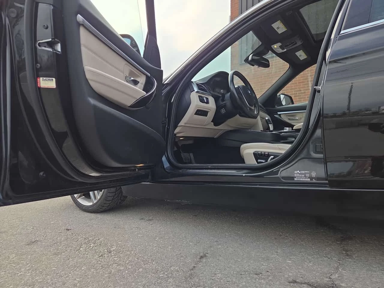 BMW 330 * Подгрев * Следене на лентите * Шибидах * , снимка 12 - Автомобили и джипове - 53837453