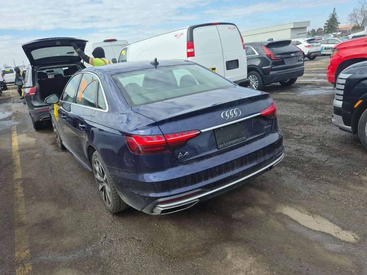 Audi A4  KOMFORT / CARFAX /PANO/ПОДГРЕВИ, снимка 4 - Автомобили и джипове - 53947601