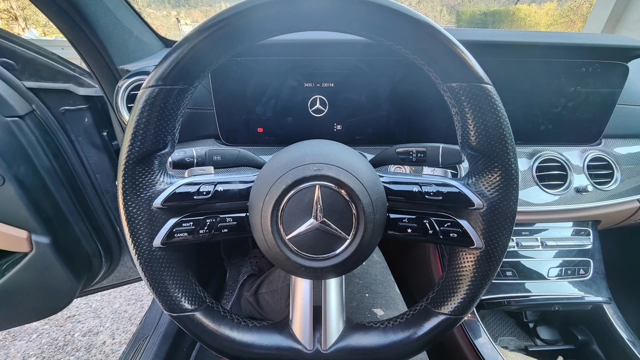 Mercedes-Benz E 220 D AMG LINE 9G , снимка 6 - Автомобили и джипове - 53999531