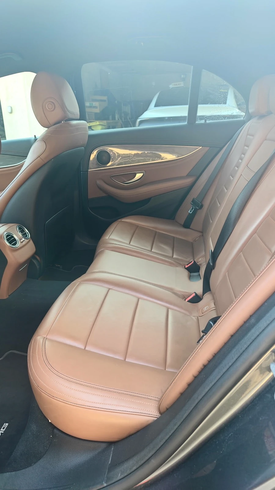 Mercedes-Benz E 220 D AMG LINE 9G , снимка 8 - Автомобили и джипове - 53999531