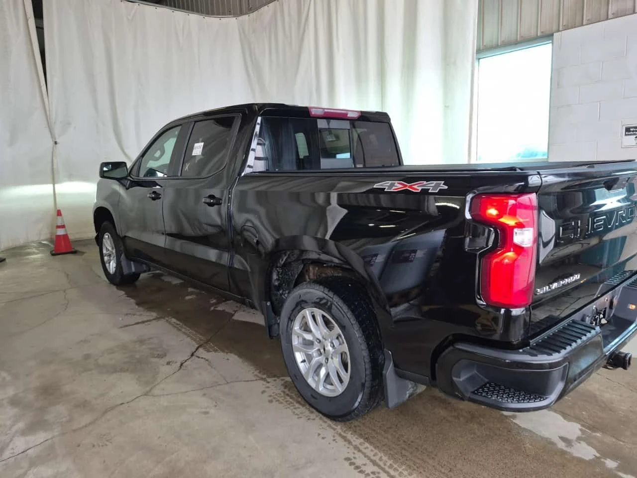 Chevrolet Silverado * RST CREW CAB SHORT BED * CARFAX * БЕЗ ПЪРВОНАЧАЛ, снимка 4 - Автомобили и джипове - 54189938