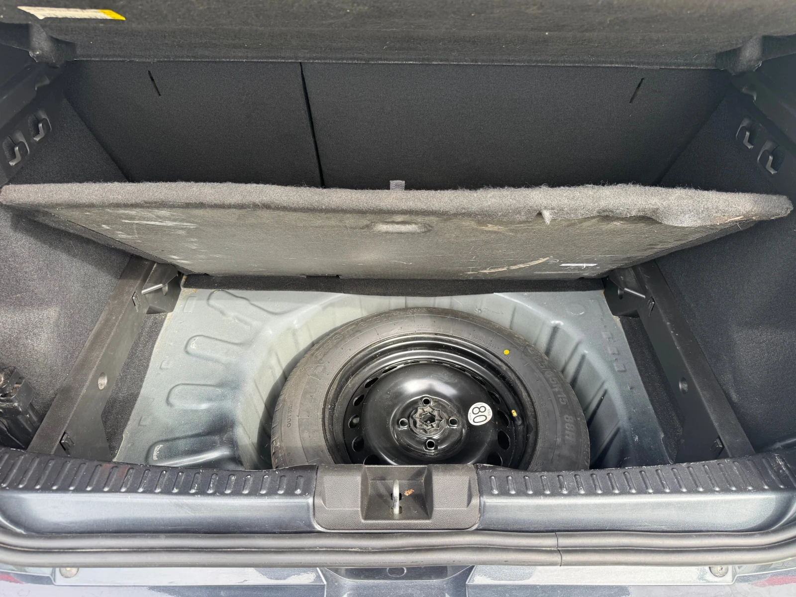 Dacia Sandero Stepway TCe, снимка 14 - Автомобили и джипове - 54231544