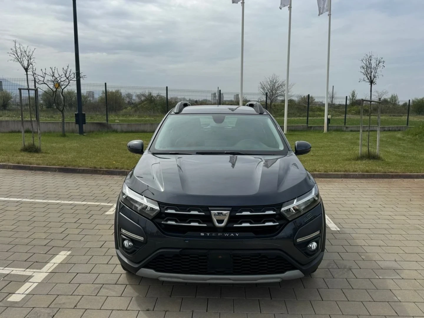 Dacia Sandero Stepway TCe, снимка 2 - Автомобили и джипове - 54231544