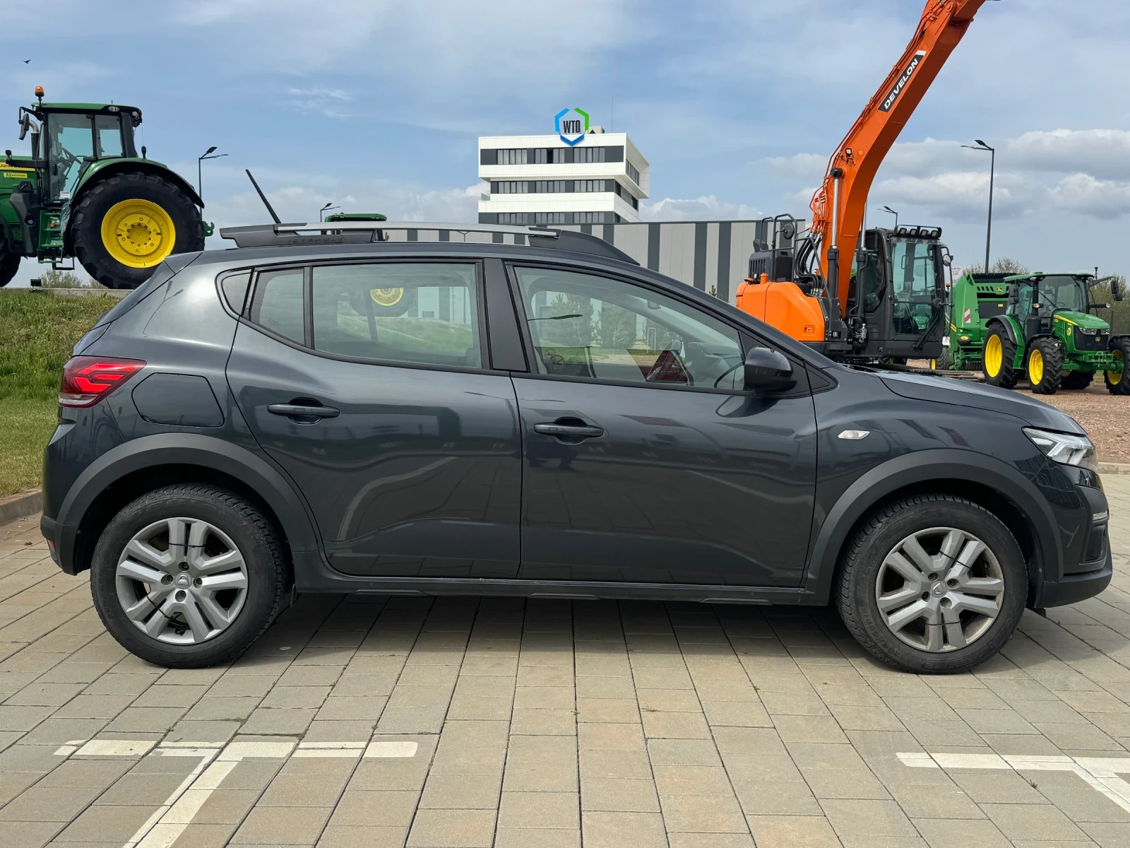 Dacia Sandero Stepway TCe, снимка 4 - Автомобили и джипове - 54231544