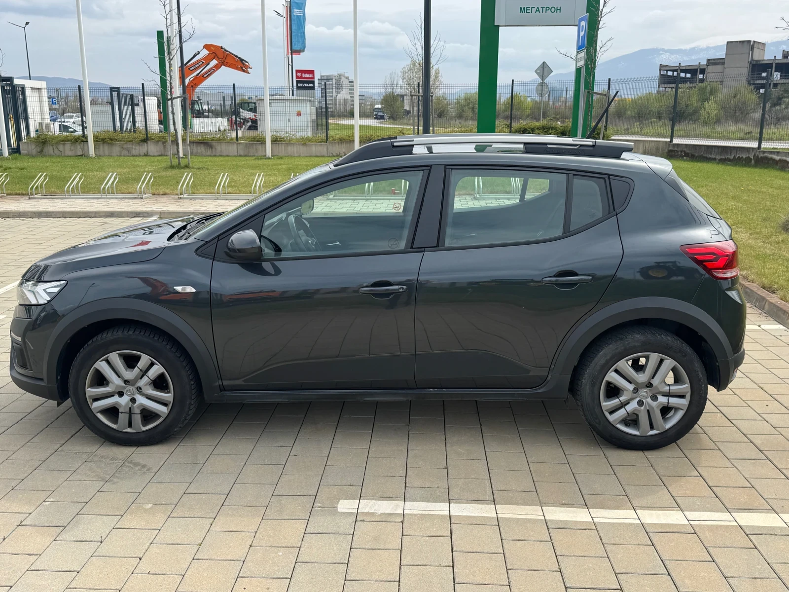 Dacia Sandero Stepway TCe, снимка 7 - Автомобили и джипове - 54231544