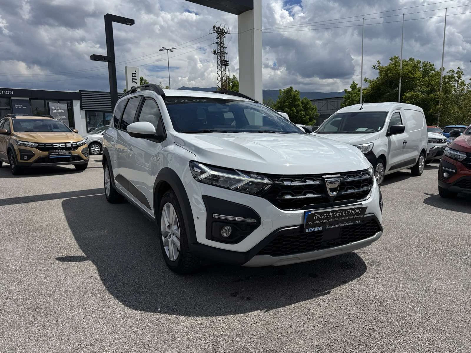 Dacia Jogger 1.0Tce 6+ 1 LPG, снимка 8 - Автомобили и джипове - 54607245