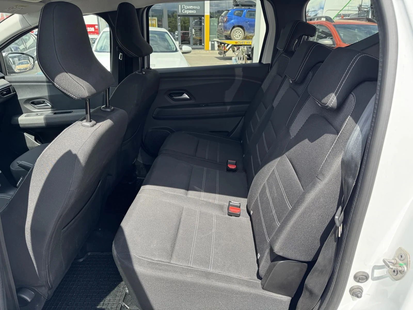 Dacia Jogger 1.0Tce 6+ 1 LPG, снимка 12 - Автомобили и джипове - 54607245