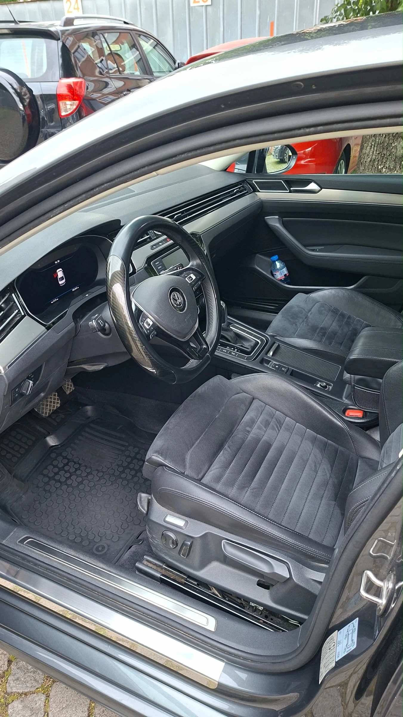 VW Passat R-Line 1.8 TSI 180 hp., снимка 9 - Автомобили и джипове - 54616097
