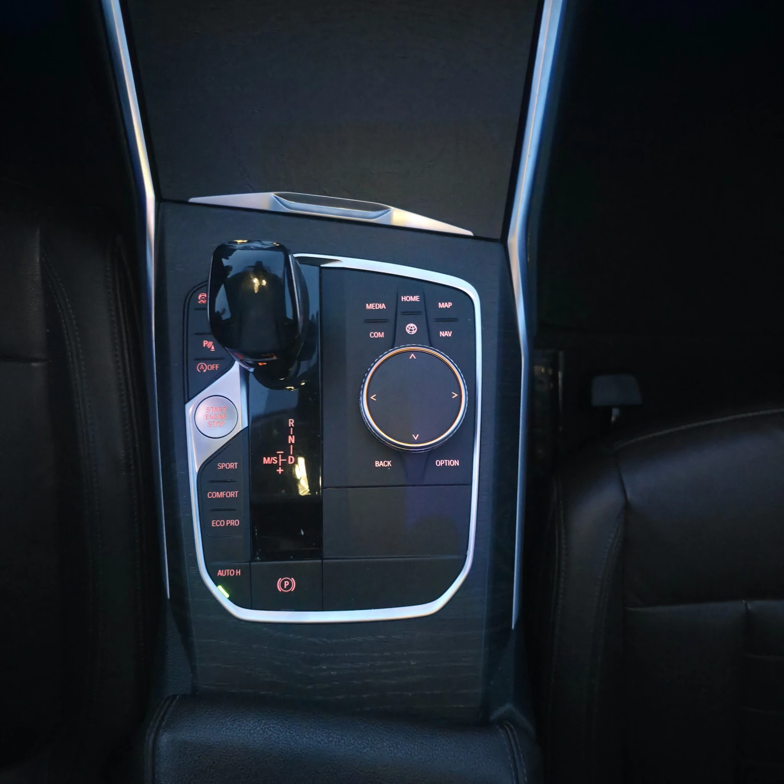 BMW 320 G20 Xdrive/ 190кс/ LUXURY/ CAM/ ACC/ КАСКО/ KLESS, снимка 10 - Автомобили и джипове - 54683859