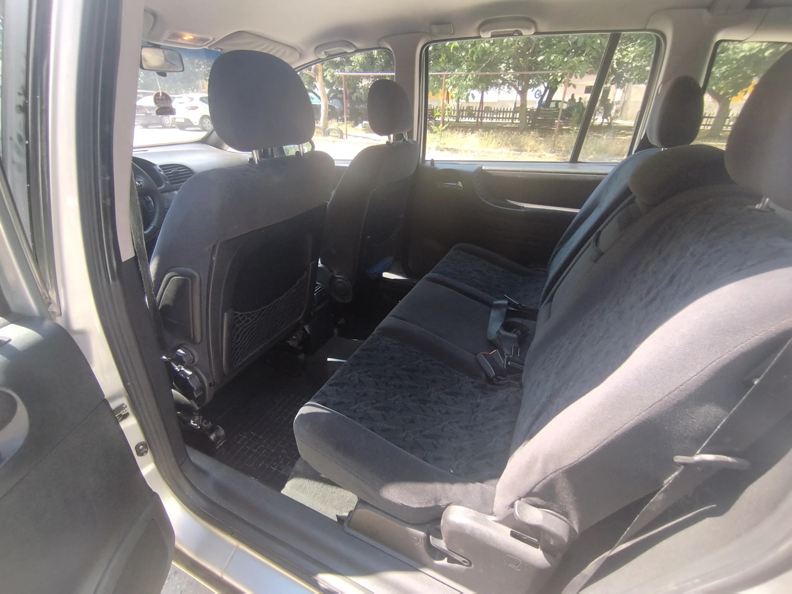 Opel Zafira, снимка 9 - Автомобили и джипове - 55123312