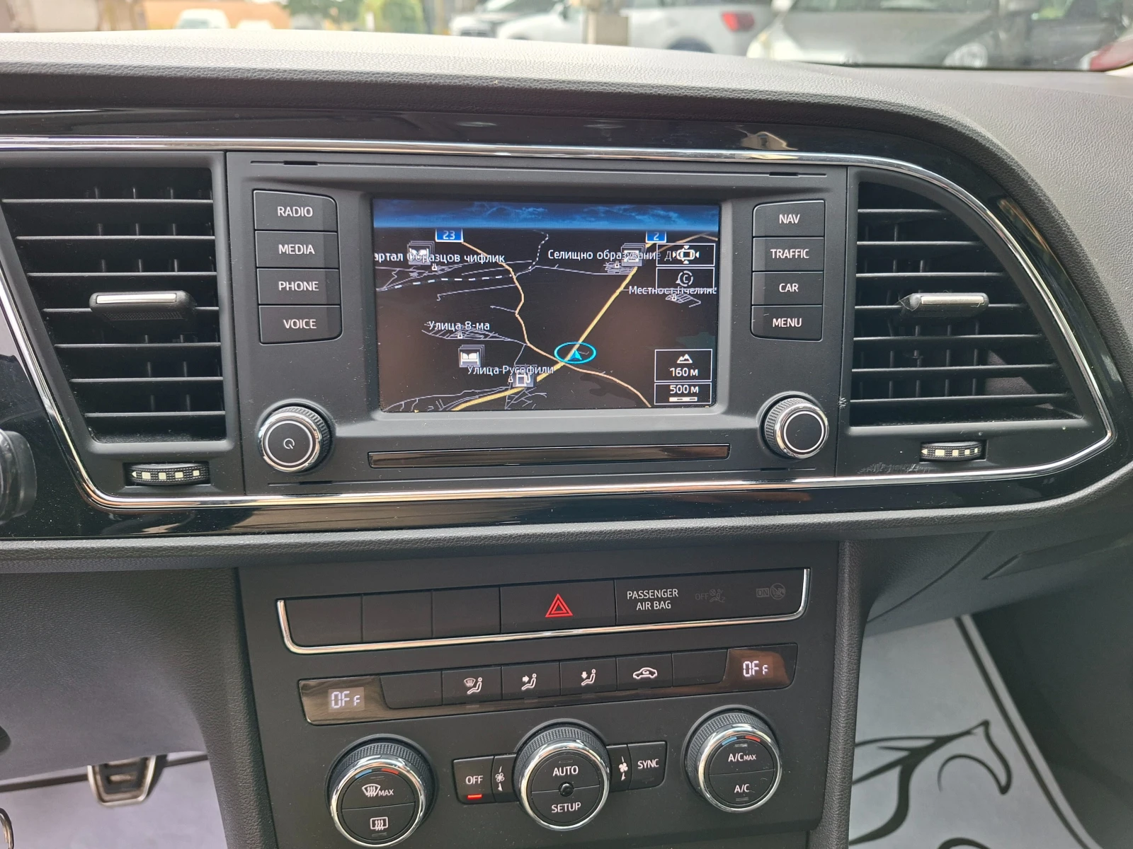 Seat Leon 1.6-TDI 105кс., снимка 12 - Автомобили и джипове - 55651543