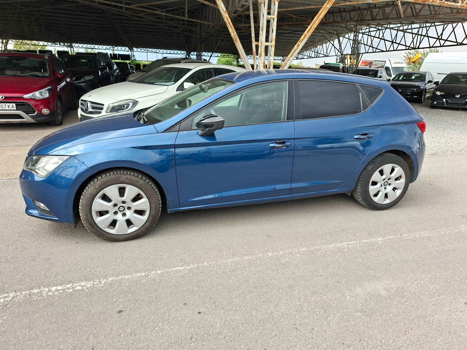 Seat Leon 1.6-TDI 105кс., снимка 4 - Автомобили и джипове - 55651543