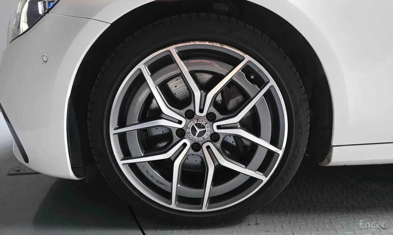 Mercedes-Benz E 220 * ДИСТРОНИК * ОБДУХВАНЕ * BURMESTER * АВТОКРЕДИТ, снимка 7 - Автомобили и джипове - 56083998