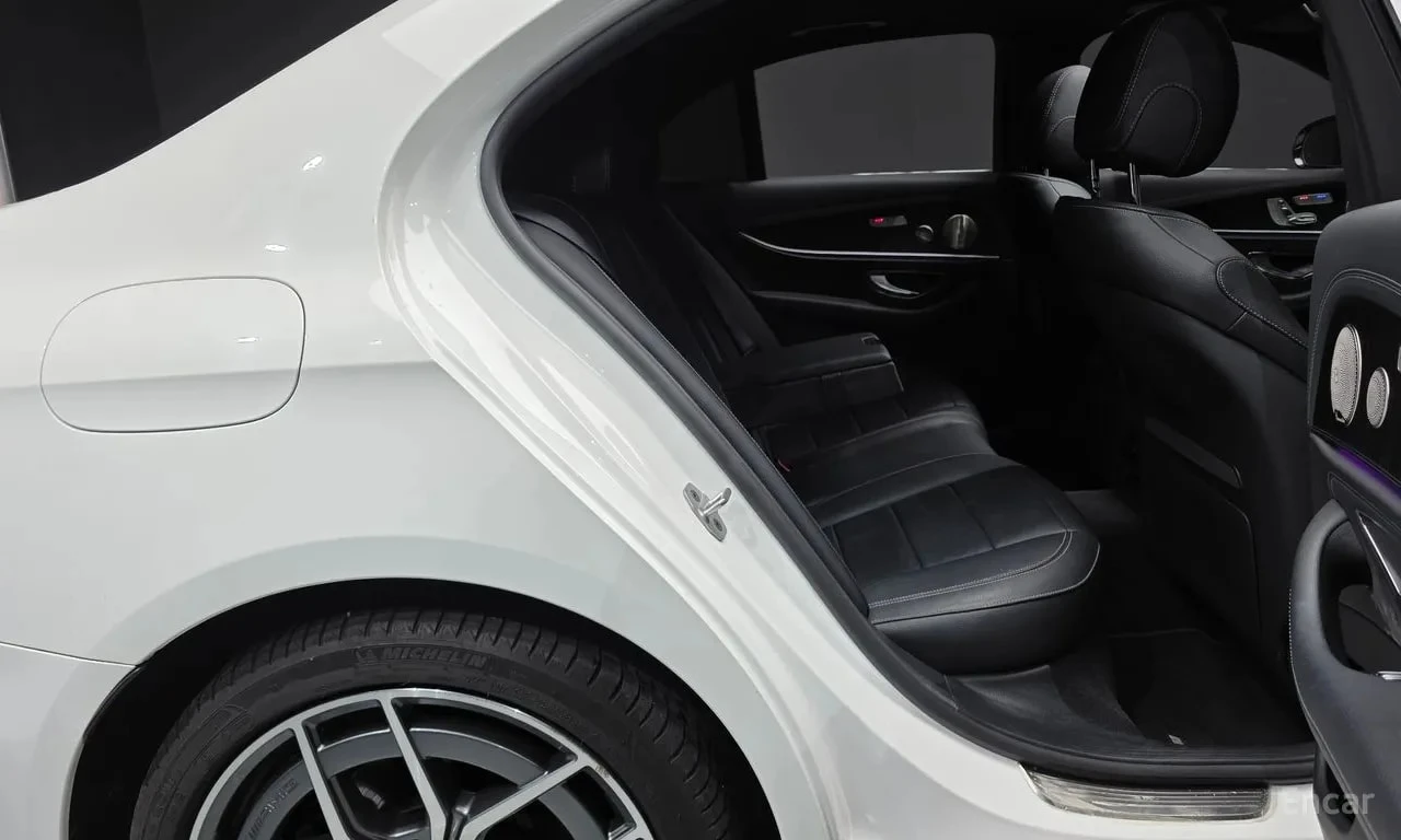 Mercedes-Benz E 220 * ДИСТРОНИК * ОБДУХВАНЕ * BURMESTER * АВТОКРЕДИТ, снимка 6 - Автомобили и джипове - 56083998
