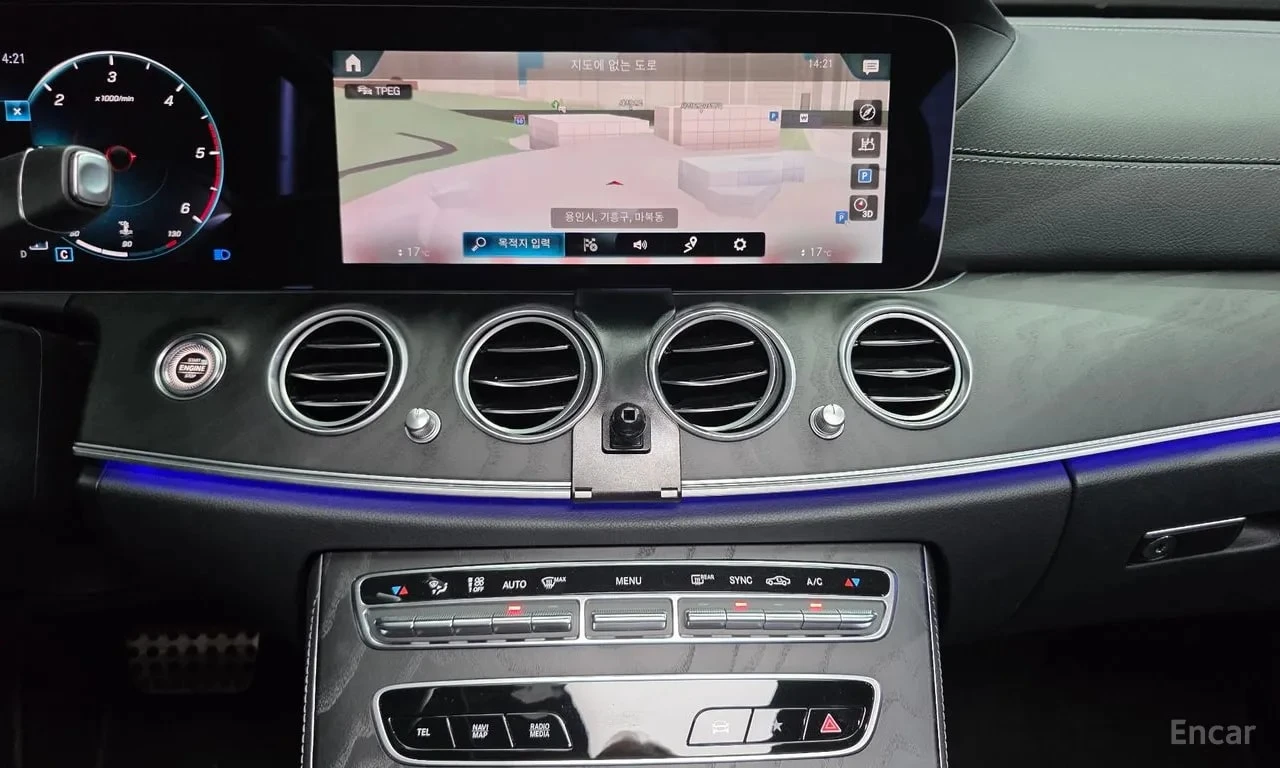 Mercedes-Benz E 220 * ДИСТРОНИК * ОБДУХВАНЕ * BURMESTER * АВТОКРЕДИТ, снимка 14 - Автомобили и джипове - 56083998