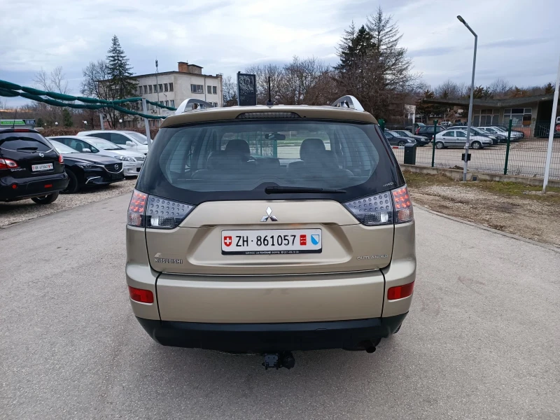 Mitsubishi Outlander 2.4i-170кс-ШВЕЙЦАРИЯ-РЪЧКА-4Х4, снимка 4 - Автомобили и джипове - 48541107