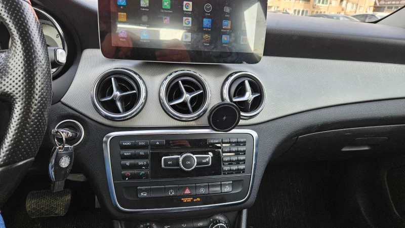 Mercedes-Benz GLA 200, снимка 9 - Автомобили и джипове - 52962828