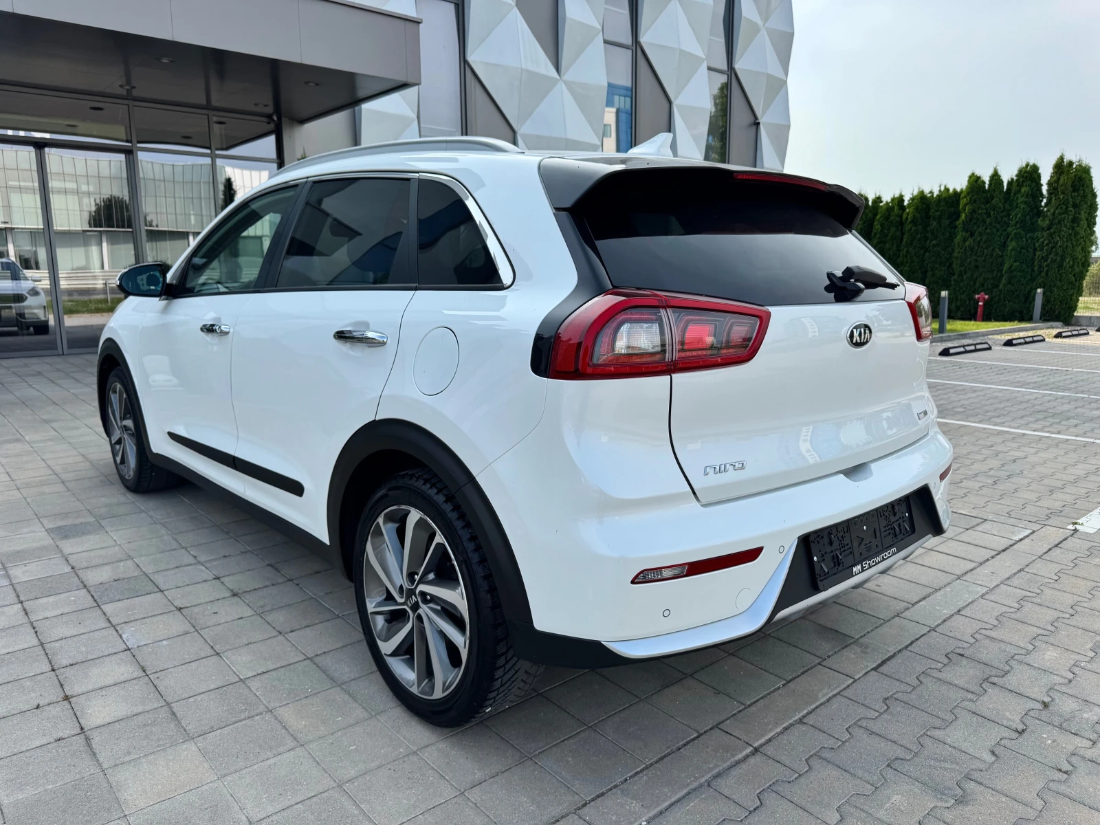 Kia Niro HYBRID-PREMIUM-DISTRONIC-KEY-LESS-EASY-ENTRY-ПОДГ - изображение 7