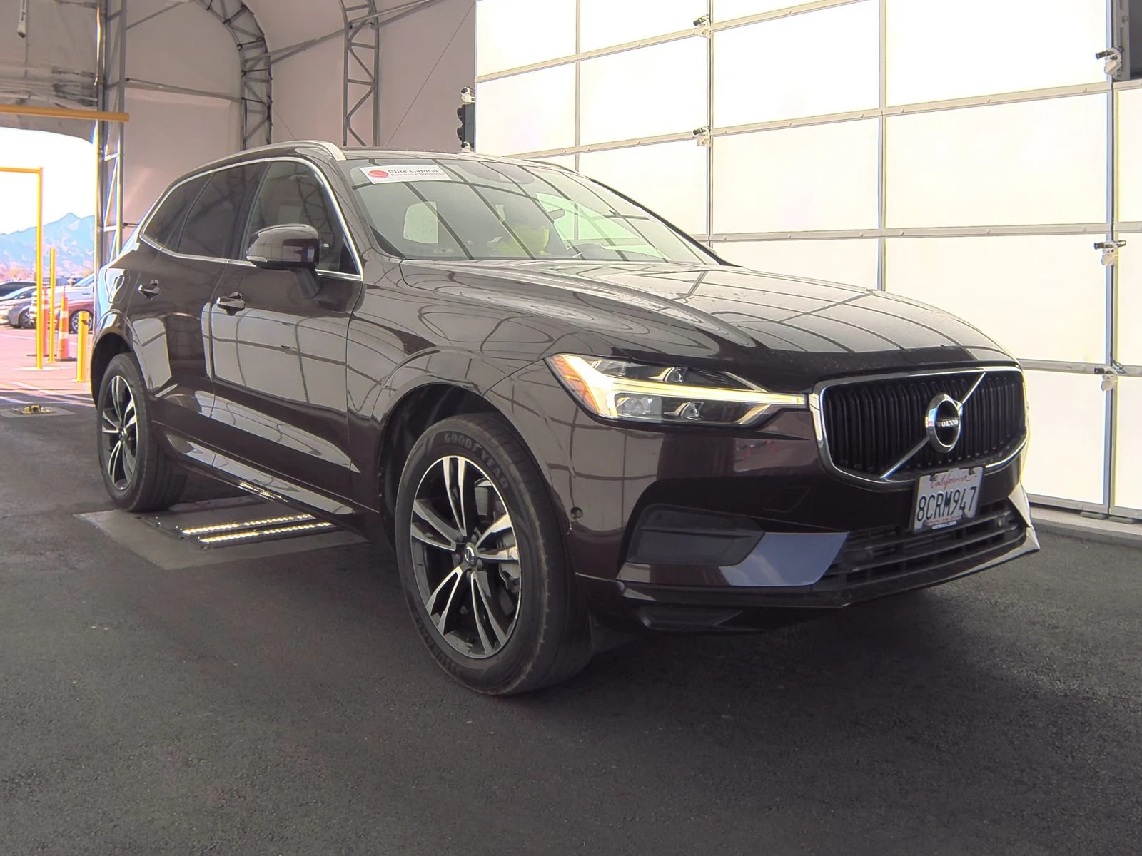 Volvo XC60 T6* ДИГИТАЛНО* ТАБЛО* 360КАМЕРА* ПАНОРАМА* ДИСТРОН - изображение 3
