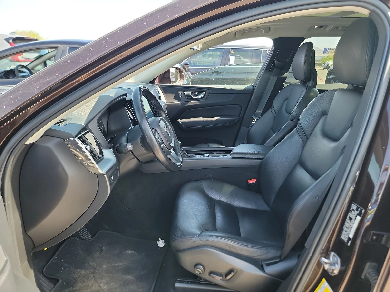 Volvo XC60 T6* ДИГИТАЛНО* ТАБЛО* 360КАМЕРА* ПАНОРАМА* ДИСТРОН - изображение 10