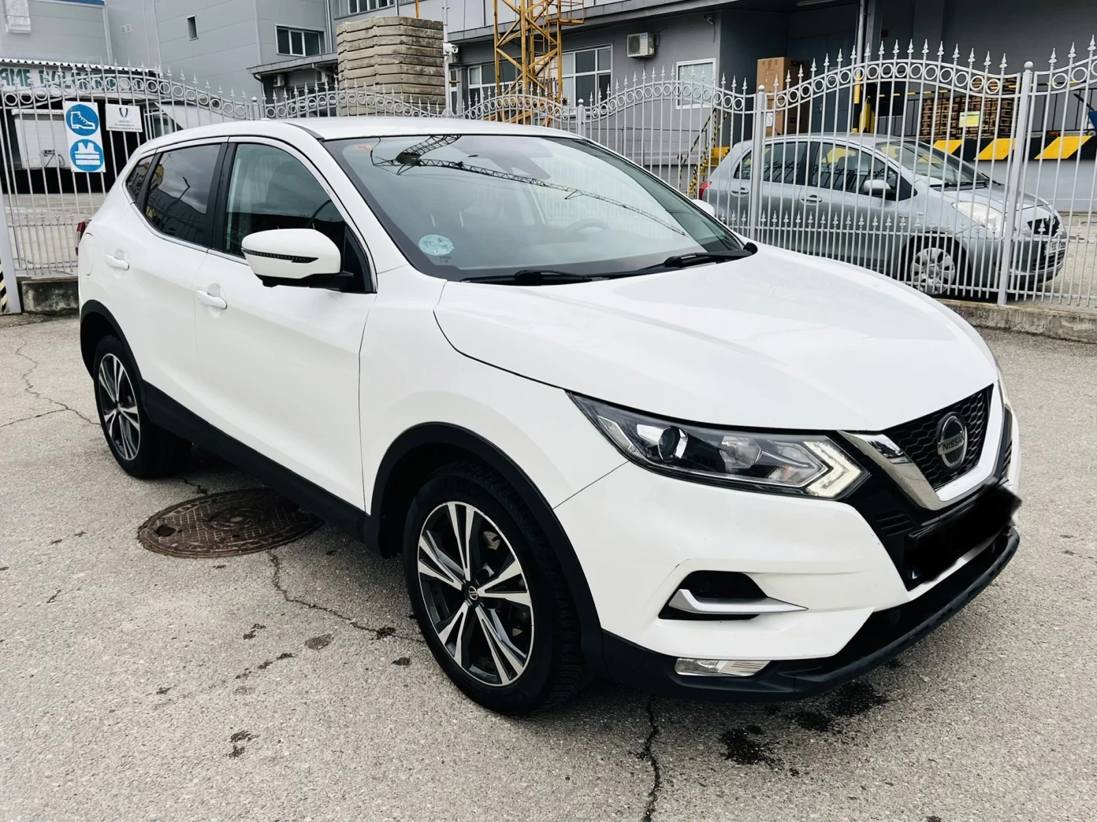 Nissan Qashqai  автомат 360 камери - изображение 3
