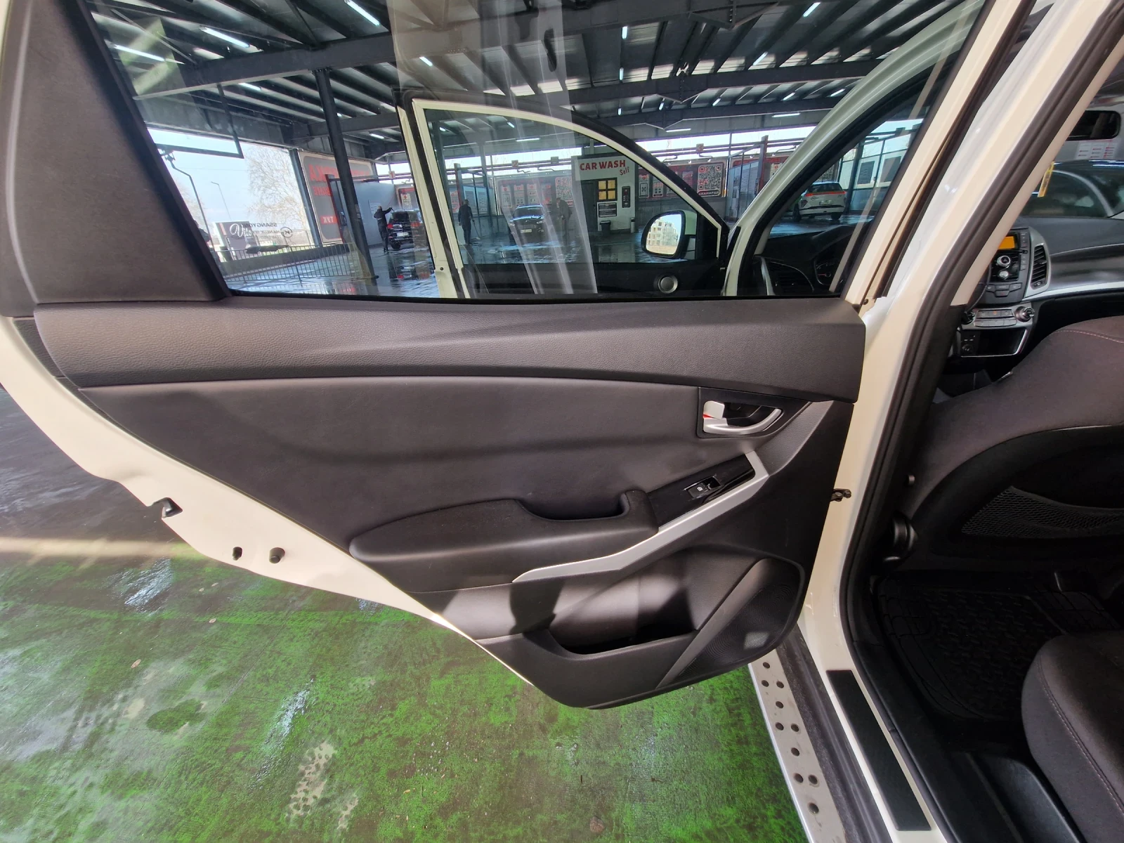 SsangYong Korando, снимка 15 - Автомобили и джипове - 53712941